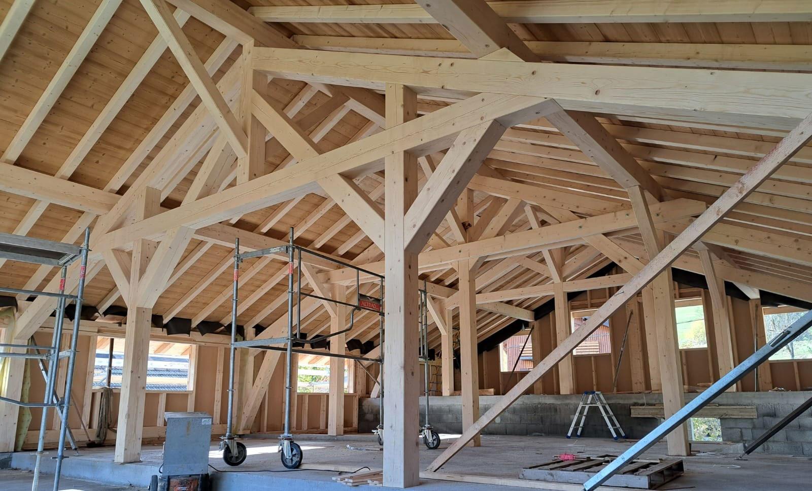 Photo de l'intérieur d'un chalet en construction