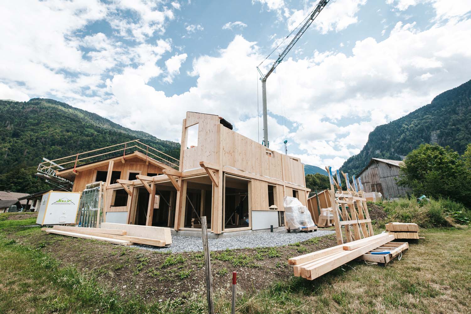 Photo de la construction d'une maison contemporaine