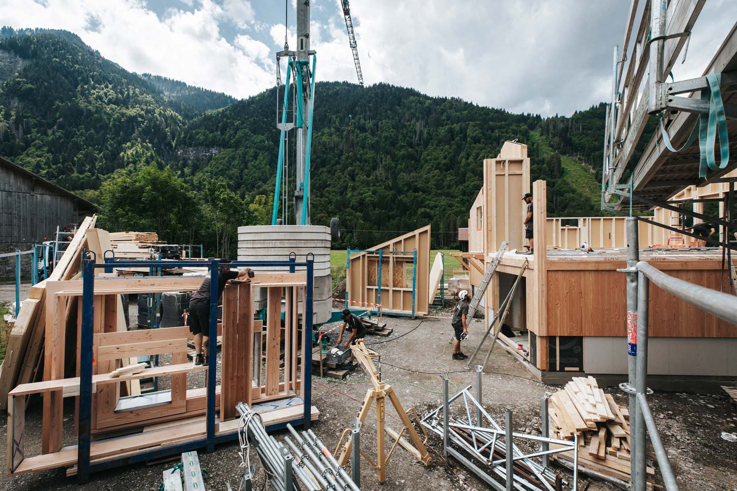 Photo de l'entreprise Jolly Constructions Bois entrain de réaliser une maison en bois