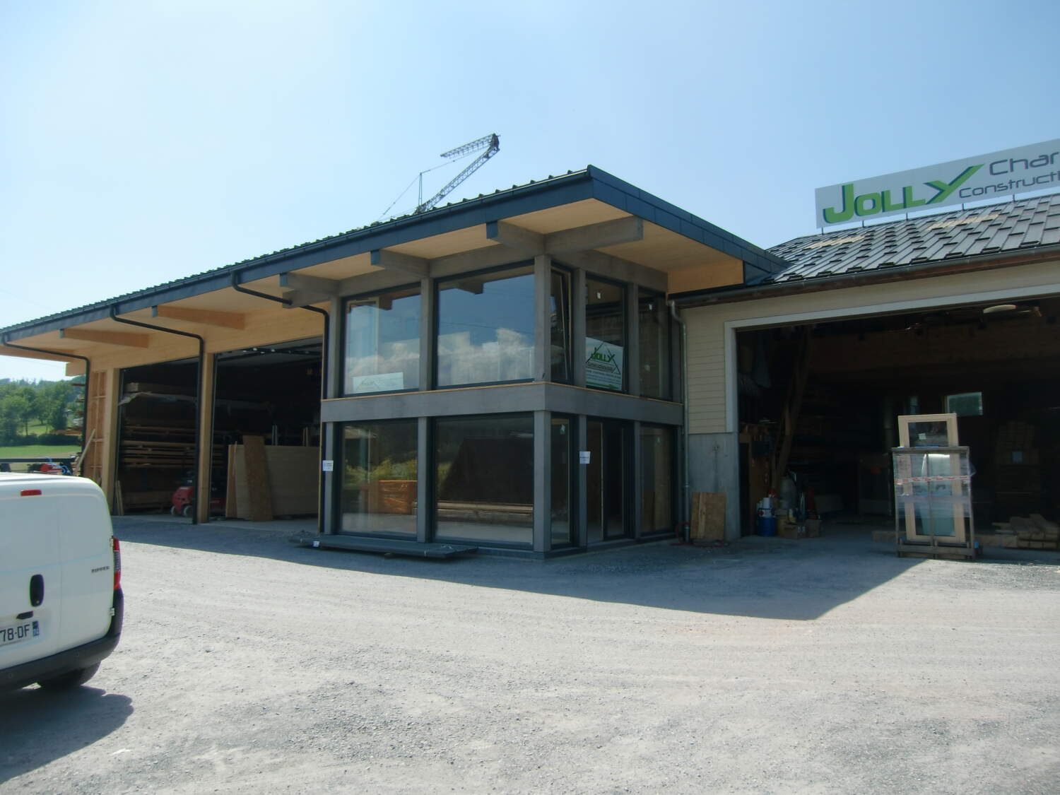 Exterieurs des bureaux Jolly Bois Construction après travaux