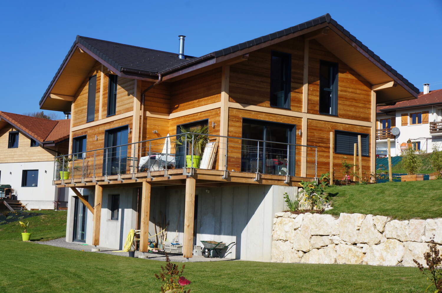 Vue extérieure chalet avec balcon à Viuz-en-Sallaz