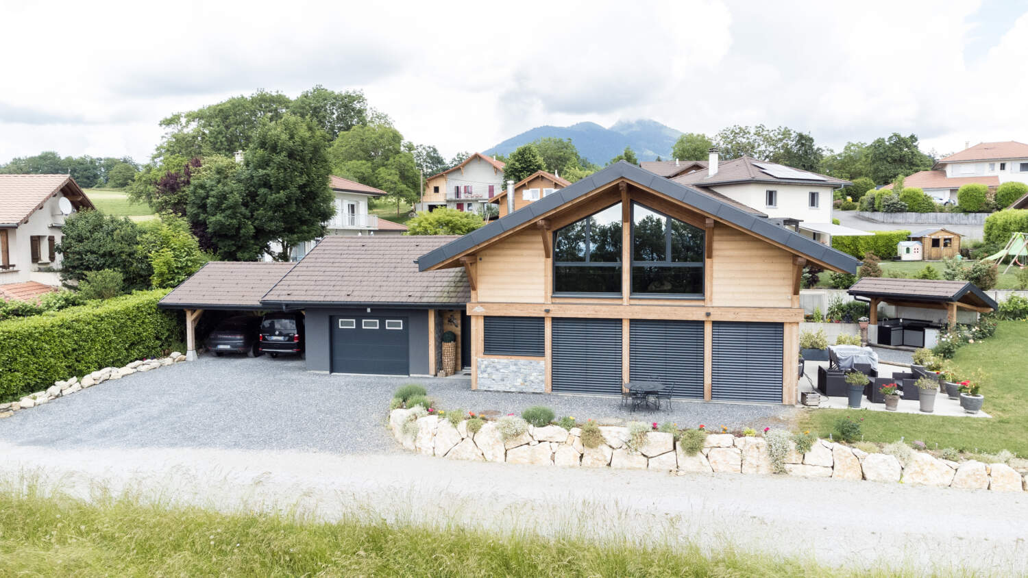 Chalet poteaux poutre dans le Faucigny